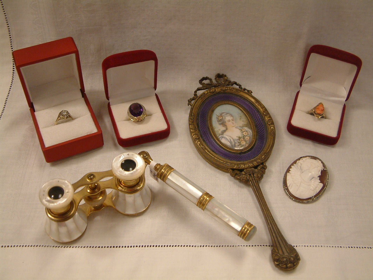Antique-Vintage-Jewelry-324x324