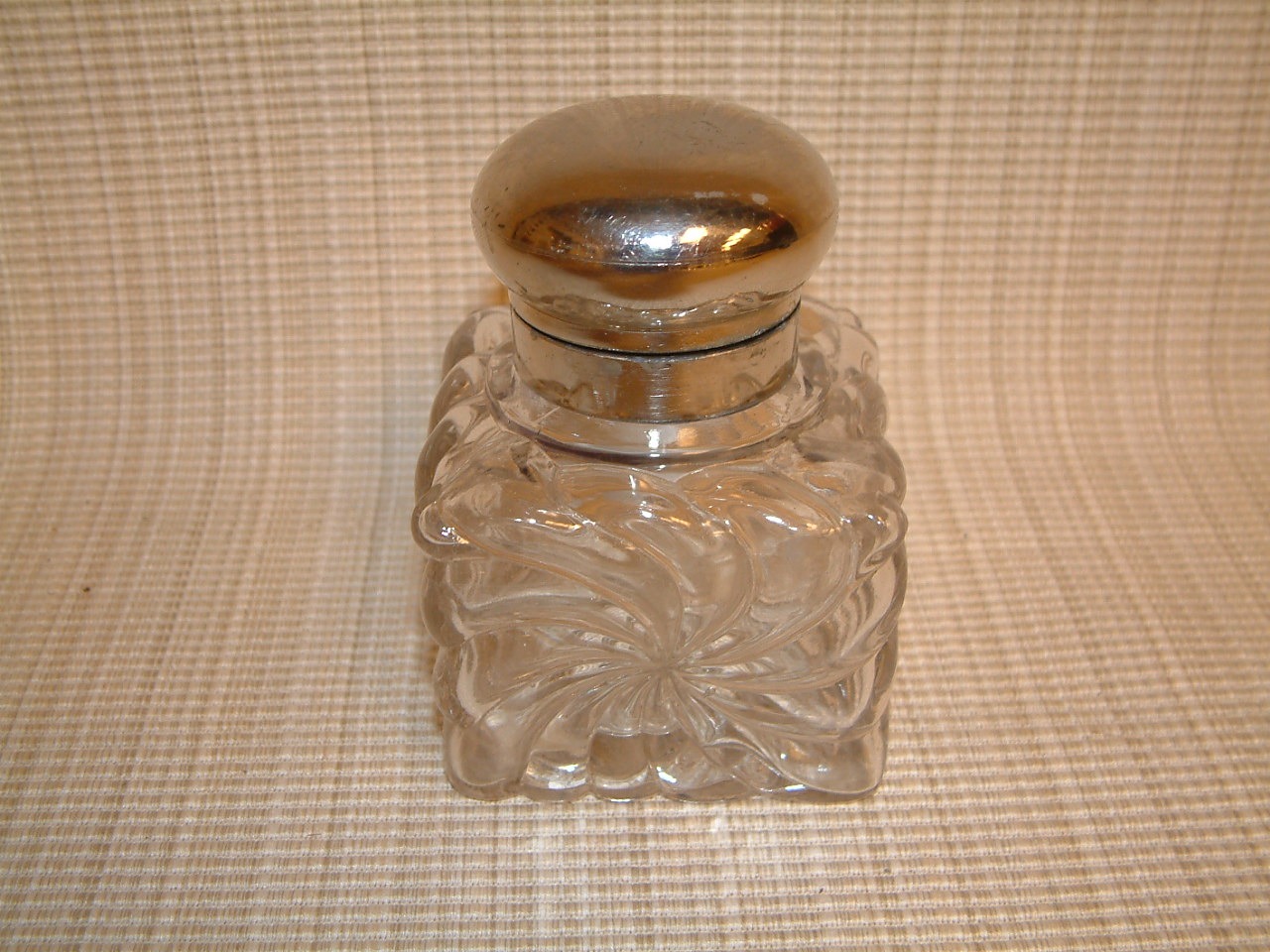 bac swirling star inkwell