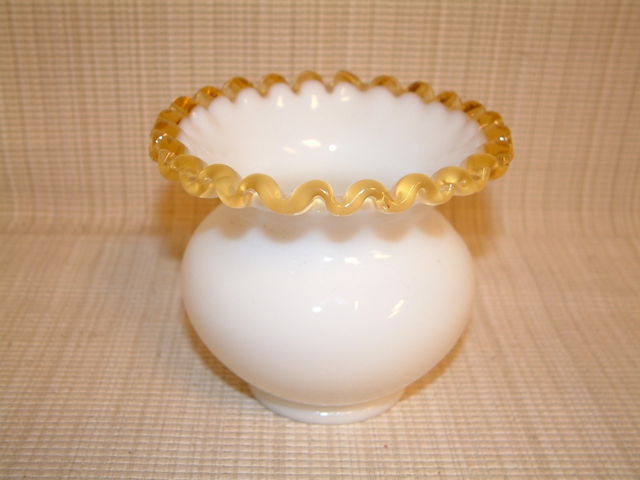 Fenton Gold crest Rose bowl