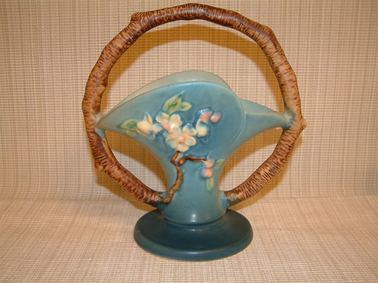Roseville Apple blossom Basket