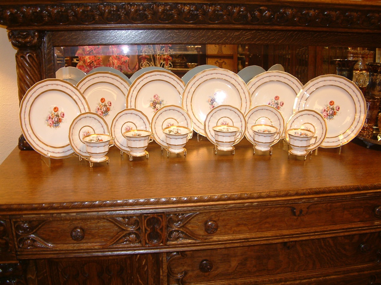 T & V limoges China Service for 6