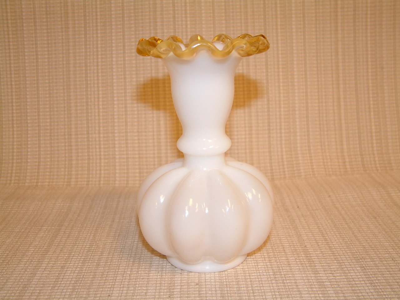 fenton gold crest melon vase